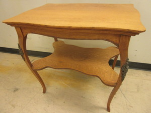 lot 503 image: VINTAGE OAK ACCENT TABLE