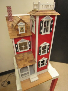 lot 514 image: VINTAGE DOLL HOUSE, WITH FURNITURE