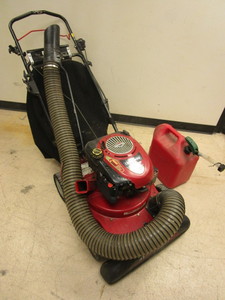 lot 522 image: CRAFTSMAN 4-IN-1 PLUS 24 CHIPPERSHREDDER LAWN VACUUM