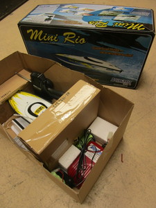 lot 526 image: AQUA CRAFT MINI RIO RADIO-CONTROLLED SUPER BOAT