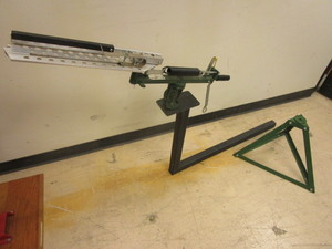 lot 527 image: CLAY PIGEON THROWER