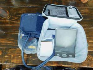 lot 31 image: HoMedics Blood Pressure Monitor and Cuff