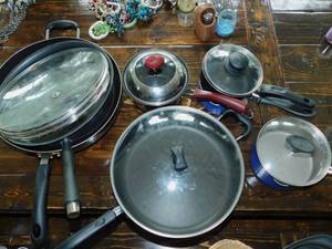 lot 35 image: Cookware