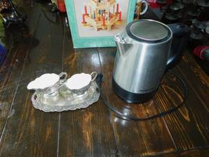 lot 54 image: Misc Kitchen Items