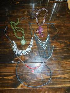 lot 61 image: 6 Necklaces