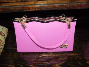 lot 66 image: Pink Purse