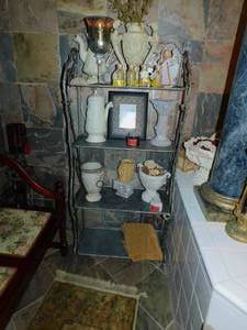 lot 79 image: Decorative Stand