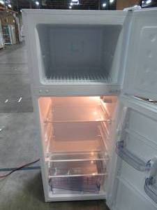 lot 103 image: RCA 7.5 cu. ft. Mini Refrigerator in White RFR741-WHITE