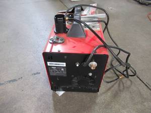 lot 30 image: Lincoln Electric Weld Pak 140 HD Wire-Feed Welder K2514-1
