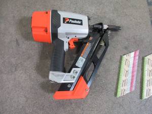 lot 34 image: Paslode Pneumatic 3-14 in. 30° Compact Framing Nailer 513000