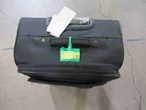 lot 710 image: Perry Ellis Luggage Portfolio Suitcase PE-EV-B2800-2-BK