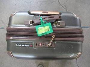 lot 712 image: London Fog Oxford Ii 25 Hardside Check-In Luggage in Olive