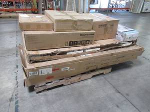 lot 300 image: WHOLESALE MIXED PALLET OF MISCELLANEOUS BATHROOM SHOWER WALLS, SINK, STORAGE AND MORE