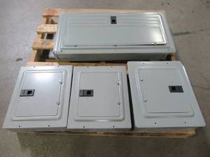 lot 507 image: ELECTRICIANS PALLET - 4 Murray Breaker Boxes.