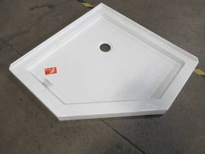 lot 514 image: Dreamline Prism Plus 36 in. x 36 in. Shower Base - Threshold Front is Scratched.