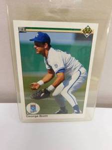 lot 14 image: Lot of 4 1990 - 1992 & checklist Upper Deck George Brett Cards