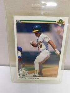 lot 16 image: Lot of 5 1990 - 1991 Rickey Henderson Cards