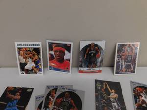 lot 48 image: 35 - Collectible Timberwoves Cards