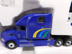 lot 67 image: First Gear Thermo King Collectible Semi Truck