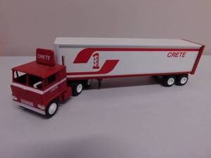 lot 75 image: WinRoss Crete Collectible Semi Truck