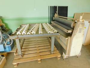 lot 7 image: Midwest Automation GS 217 Glue Spreader with Roll Table