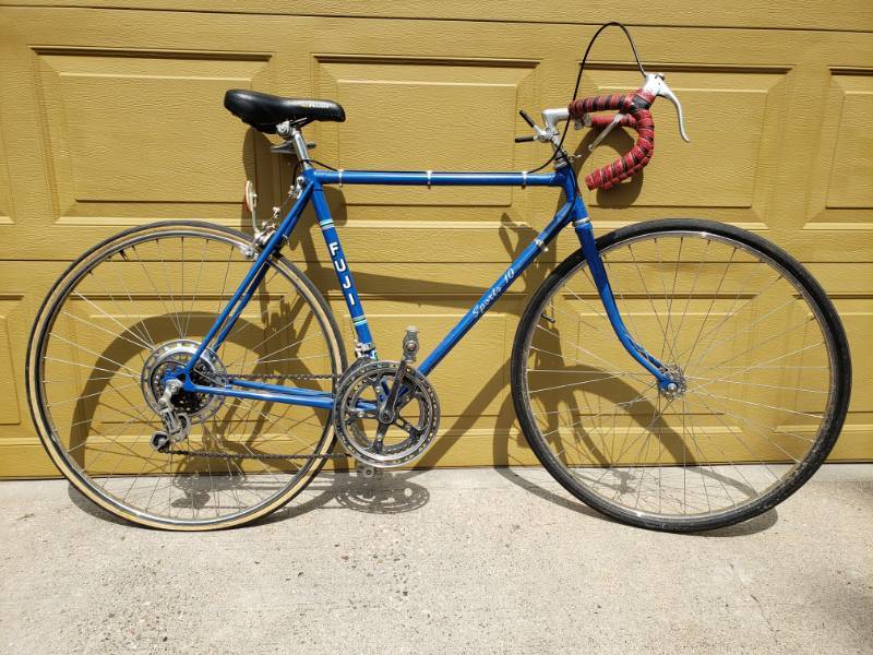 Fuji sports 10 sales bike