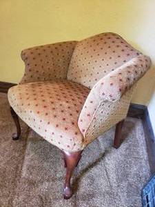 lot 41 image: Beautiful Pendant Pattern Armchair
