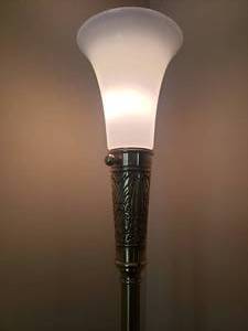 lot 383 image: Stiffle Brass Floor Lamp