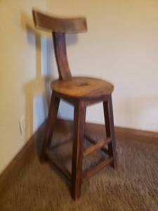 lot 62 image: Charming Rustic Arts and Crafts Chair