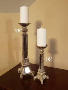 lot 259 image: Pair of Art Deco Mirror Candle Holders