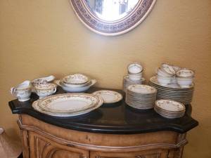 lot 341 image: Valdina Fine China by Noritake 63 Pieces