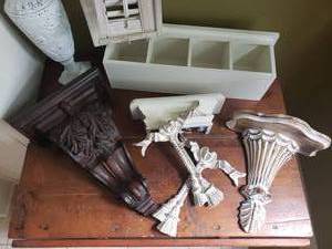lot 226 image: Collection of Wall Display Shelves