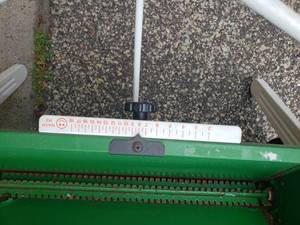 lot 421 image: Bachmans Turf Masters Spreader