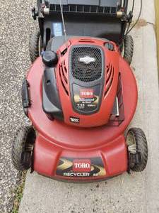 lot 415 image: Toro 22 Recycler Lawn Mower
