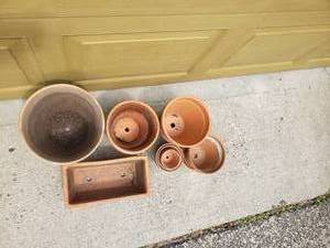 lot 324 image: Collection of Garden Pots