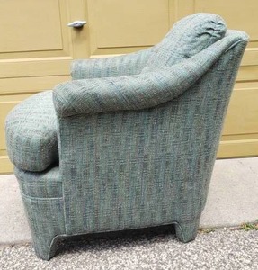 lot 33 image: Cozy Green Ocassional Armchair