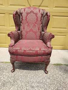 lot 34 image: Stunning Chair by Statesville Chair Co.