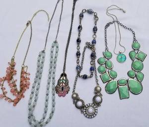lot 354 image: Pale Beaded Necklace Assortment  Lot of 7