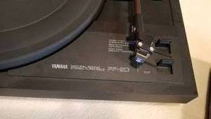 lot 121 image: Yamaha Turntable PF-20 Natural Sound