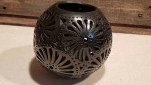 lot 165 image: Dona Rosa Barro Negro Dome Black Pottery
