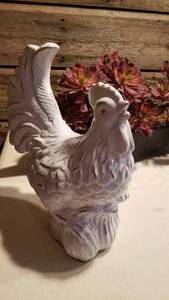 lot 224 image: Farmhouse Decor Collection