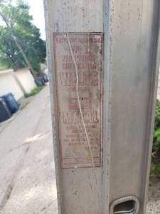 lot 400 image: 24 FOOT Extention Ladder