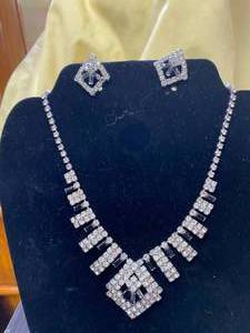 2 very nice Necklaces with earrings