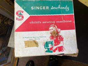 Vintage Childs Sewing Machine