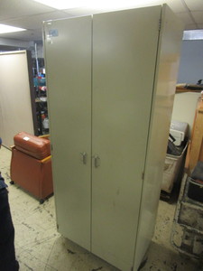 METAL TWO-DOOR CABINET, WITH ADJUSTABLE SHELVES