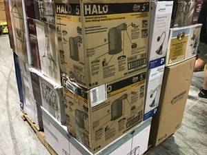 PALLET WITH HAMPTON BAY LIGHTS CUSTOMER RETURNS SEE PICS