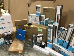 MIXED PALLET WITH ASSORTED BATHROOM MOEN SUPPLIES CUSTOMER RETURNS SEE PICS