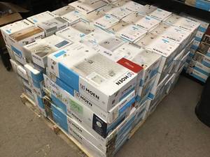 PALLET WITH MOEN COMPLETE FAUCETS SETS USED SEE PICS