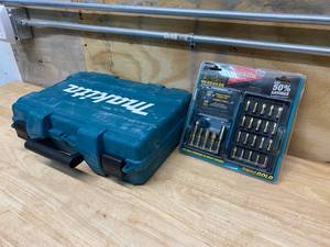 lot 89 image: MAKITA Lot of Two Items.  A 12-Volt MAX CXT Lithium-Ion Cordless Reciprocating Saw Kit and 26 Piece Impact Bit Set