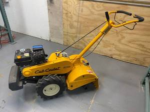 lot 97 image: CUB CADET 18 in. 208cc Rear-Tine Dual-Direction Gas Tiller